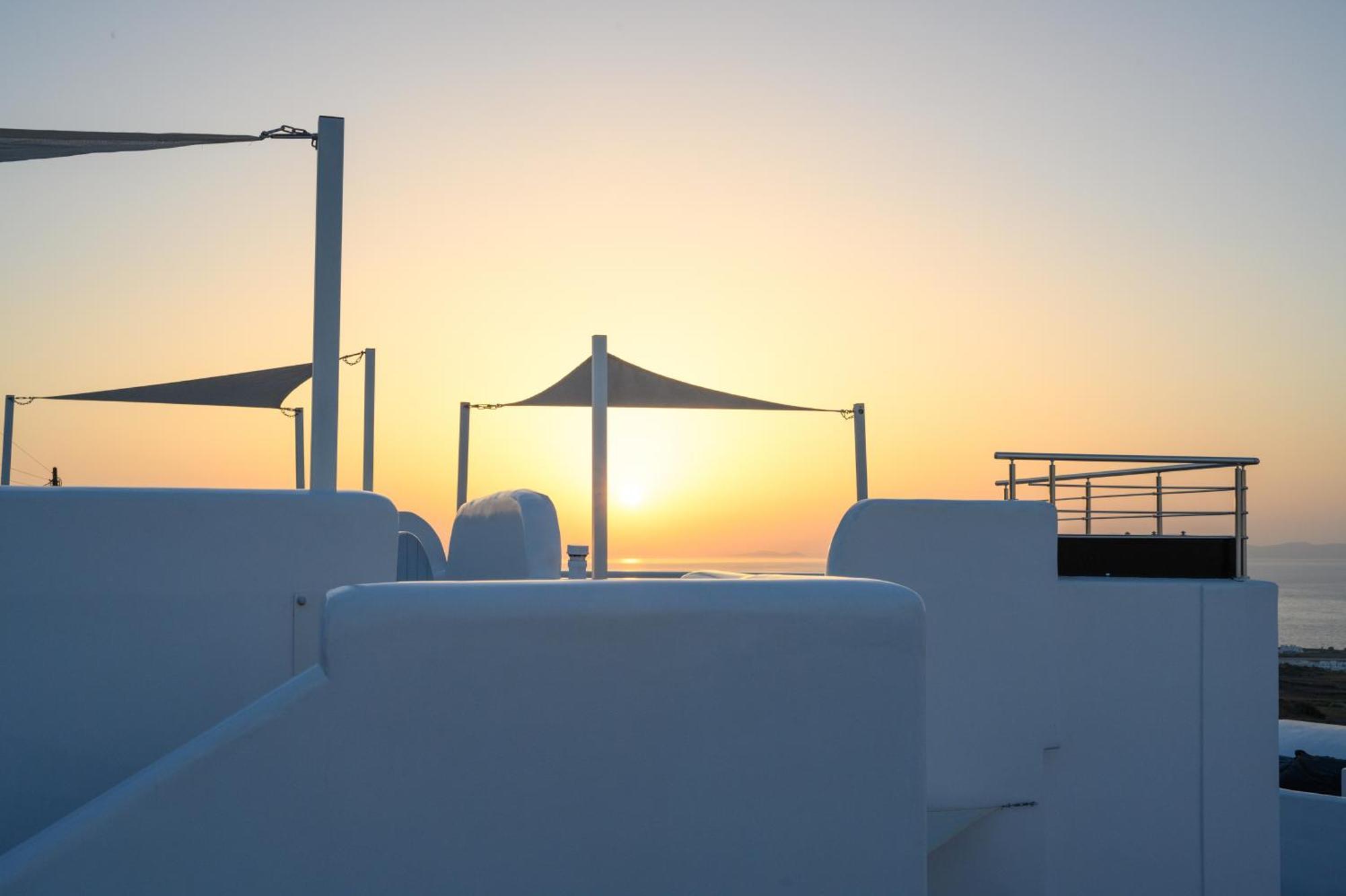 Sole D'Oro Luxury Suites Oía Dış mekan fotoğraf